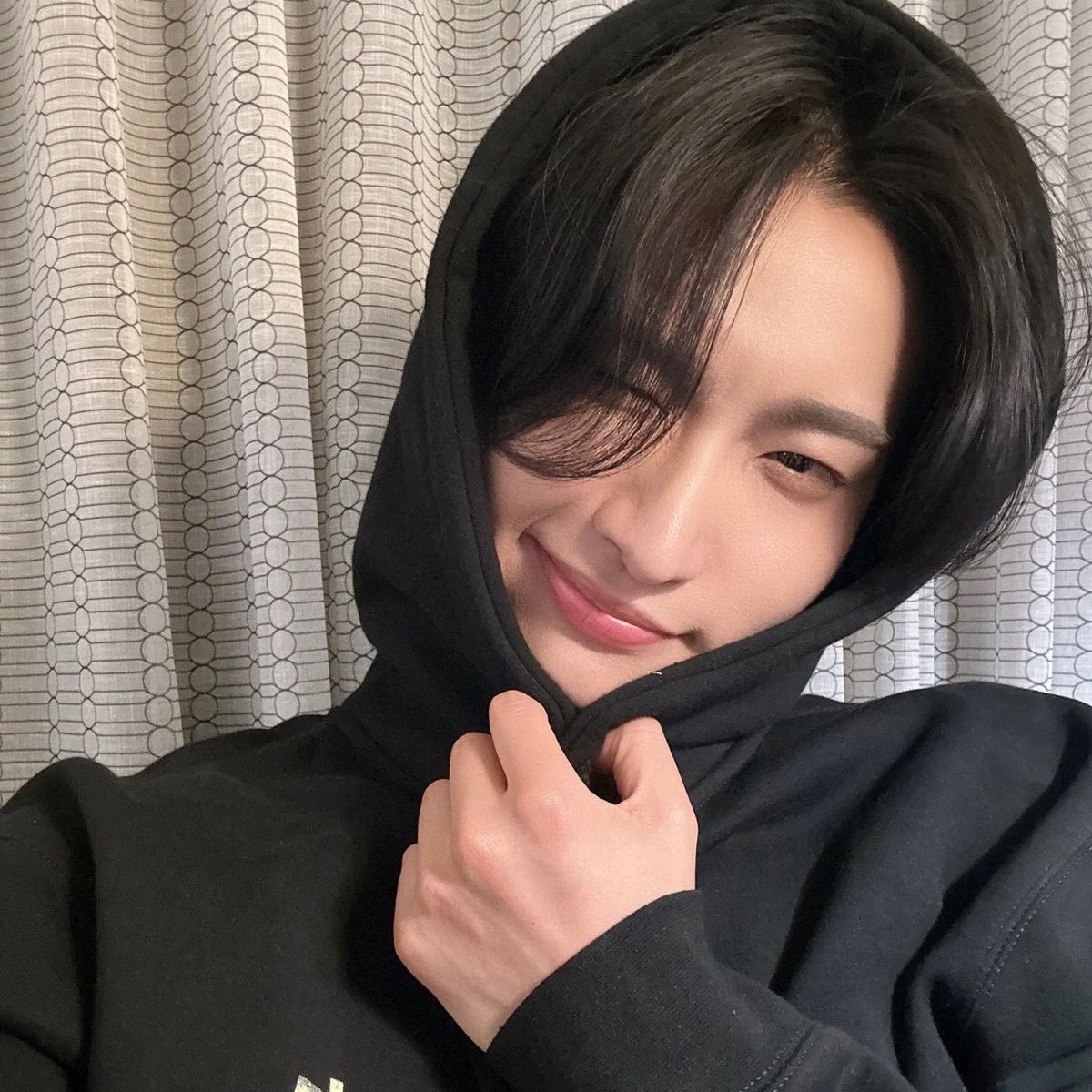 -- restarting (day2) --

hi, i'm asher. i'm looking for more interactive moots!!

— he/him, 7teen, enfp
— not new to #kpoptwt & #stantwt
— ateez, enhypen, seventeen, tws, itzy, bts
— any fandom is welcome !!

♡/ ↺ to spread, thank you !