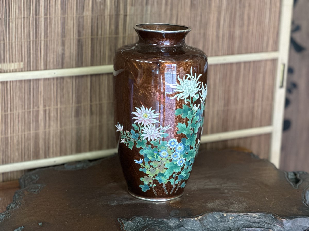 Cloisonne ware vase
Height 11 inches

#japaneseantique　#vase
