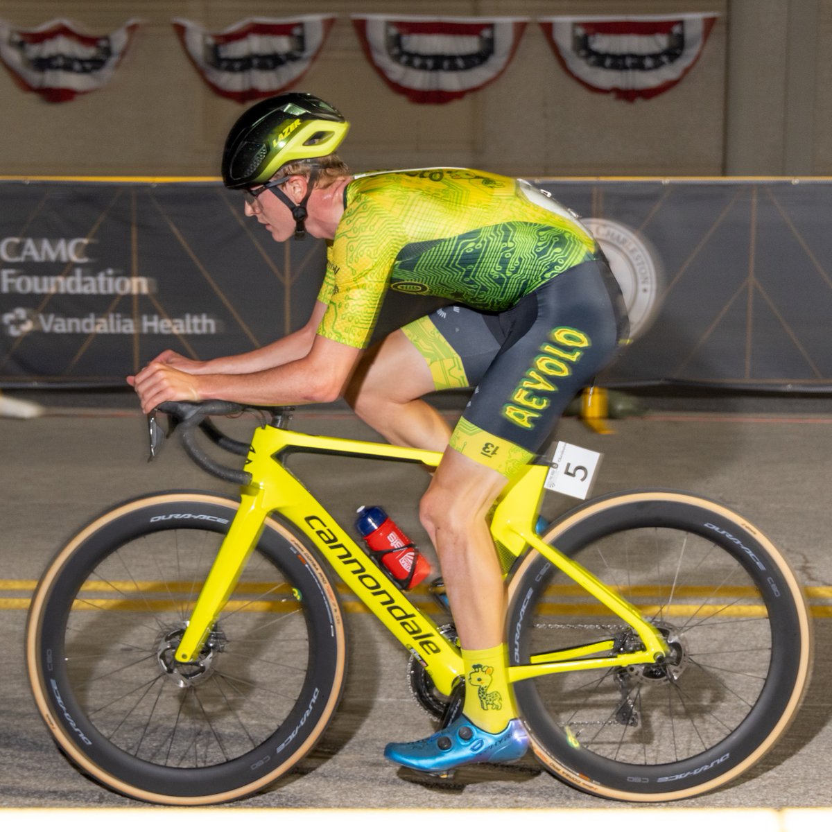 Gavin Hlady Takes a Last Lap Flier to Win the U23 Men's Criterium National Title at the 2024 Pro Road National Championships 🇺🇸 Read More: usacycling.org/article/hlady-… #USPro | #RoadNats