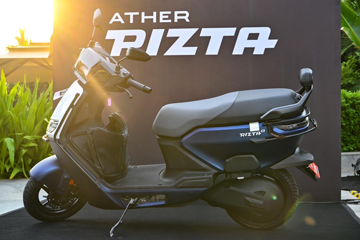 Rizta test rides for media have started and you will soon hear about the ride experience from them. Planning to start test rides for all in a few weeks, a bit ahead of schedule! Daily production and deliveries will follow pretty soon. #Ather #Rizta #Familyscooter #Media #Rides