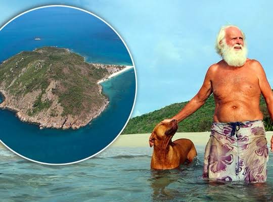 In 1962, a 37-year-old Englishman named Brendon Grimshaw abruptly left his job and purchased a small, abandoned island in the Seychelles for approximately $10,000. This island, known as Moyenne, had been deserted for half a century. Grimshaw’s decision to buy an island and live