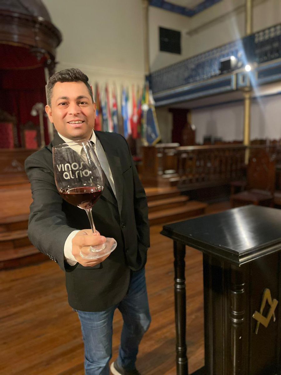 vinosalrio's tweet photo. Y un día , las mejores experiencias llegaron al gran Palacio Cangallo. 
Arrancamos de una manera única y mística los festejos por los 10
Años 🙌🏻🍷, nos espera una
Experiencia de Gala 🎩 https://t.co/r3Yo1CyEMP