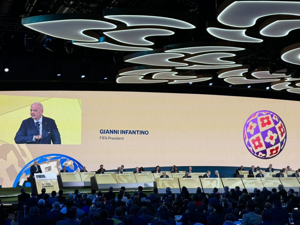 ¡El 74º Congreso de la <a href="/fifacom_es/">FIFA (Español)</a> ha comenzado oficialmente en Bangkok! Mantente atento a las emocionantes actualizaciones y anuncios importantes del mundo del fútbol. ⚽🌍 #FIFA #CongresoFIFA #Bangkok2024