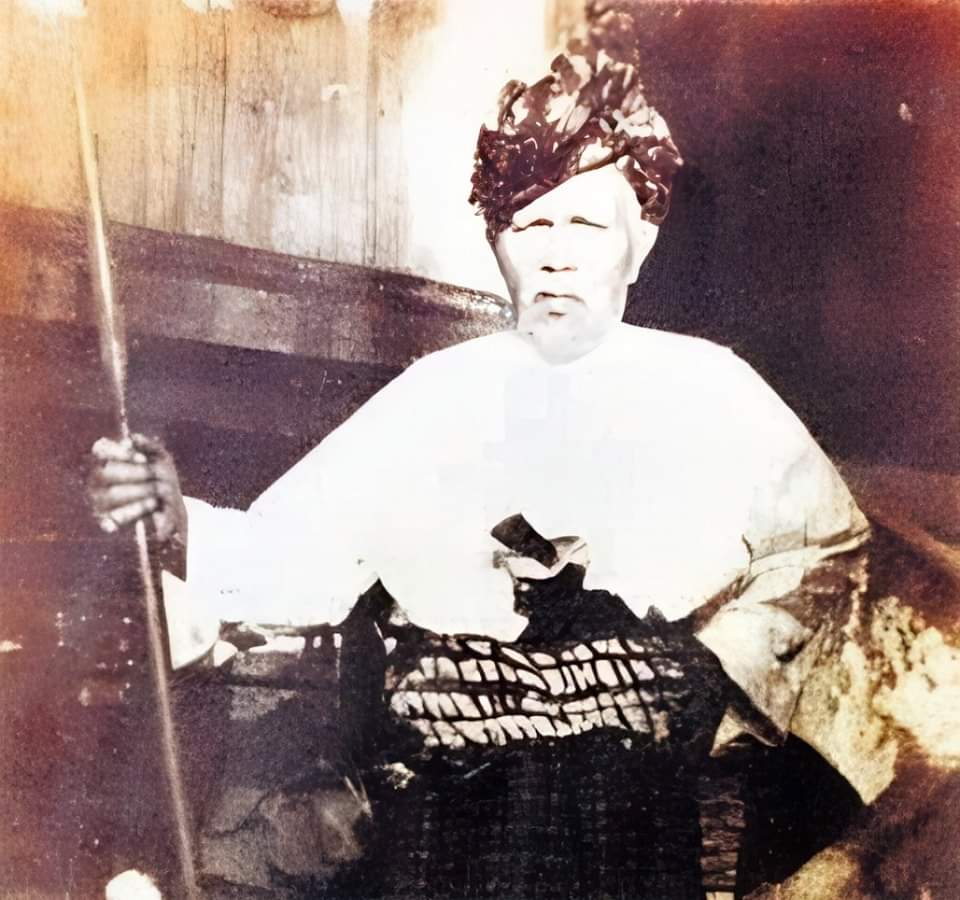 thepatriotsasia's tweet image. "Siapa Sebenarnya Abdullah Hukum?"

Korang kalau naik LRT mesti selalu dengar Stesen Abdullah Hukum. Tapi siapa dia ni?

Abdullah Hukum atau nama sebenarnya Abdullah Rukun ialah orang yang teroka penempatan di Sungai Putih yang kini dikenali sebagai Kampung Haji Abdullah Hukum.