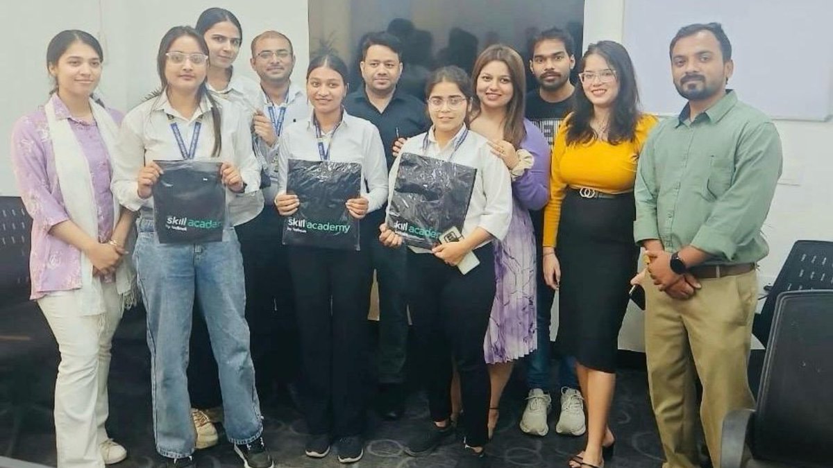 Our MBA students had an incredible learning experience during the industrial visit to Testbook.com in Noida on May 16th, 2024! 

#IndustrialVisit #MBA #LearningExperience #DigitalMarketing #CareerDevelopment #GNITCollege #Testbook #FutureLeaders