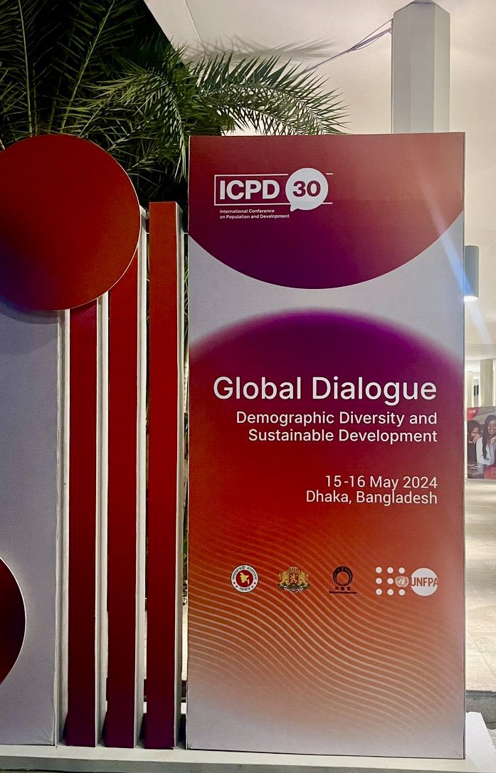 #ICPD30 on duty  : the deputies : regional director, executive director & representative. We are proud to represent part of the #DemographicDiversity .   @unfpa  we fight for #RightsAndChoices #DemographicResilience & #SDGs #LeaveNoOneBehind