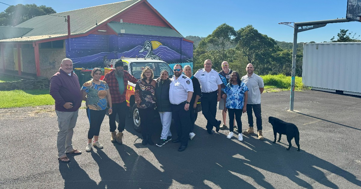 Merrimans Local Aboriginal Land Council has today received the gift of a retired firefighting vehicle that will assist with important cultural burns & bush fire mitigation in the Far South Coast area. The keys were handed over by RFS Deputy Commissioner Peter McKechnie AFSM.