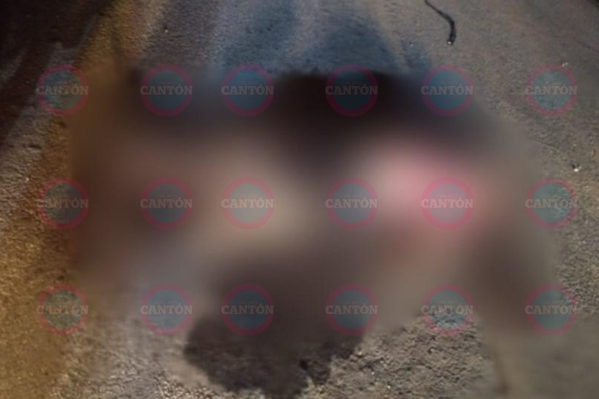 TabascoHOY's tweet photo. #ReporteTH 🚨 | Hallan a una persona asesinada en el crucero conocido como #Pochote en el municipio de #EmilianoZapata. Cerca del cuerpo fueron hallados múltiples casquillos percutidos de arma de fuego.
https://t.co/XgVUDpMN1S https://t.co/Ulp5YtqaPv