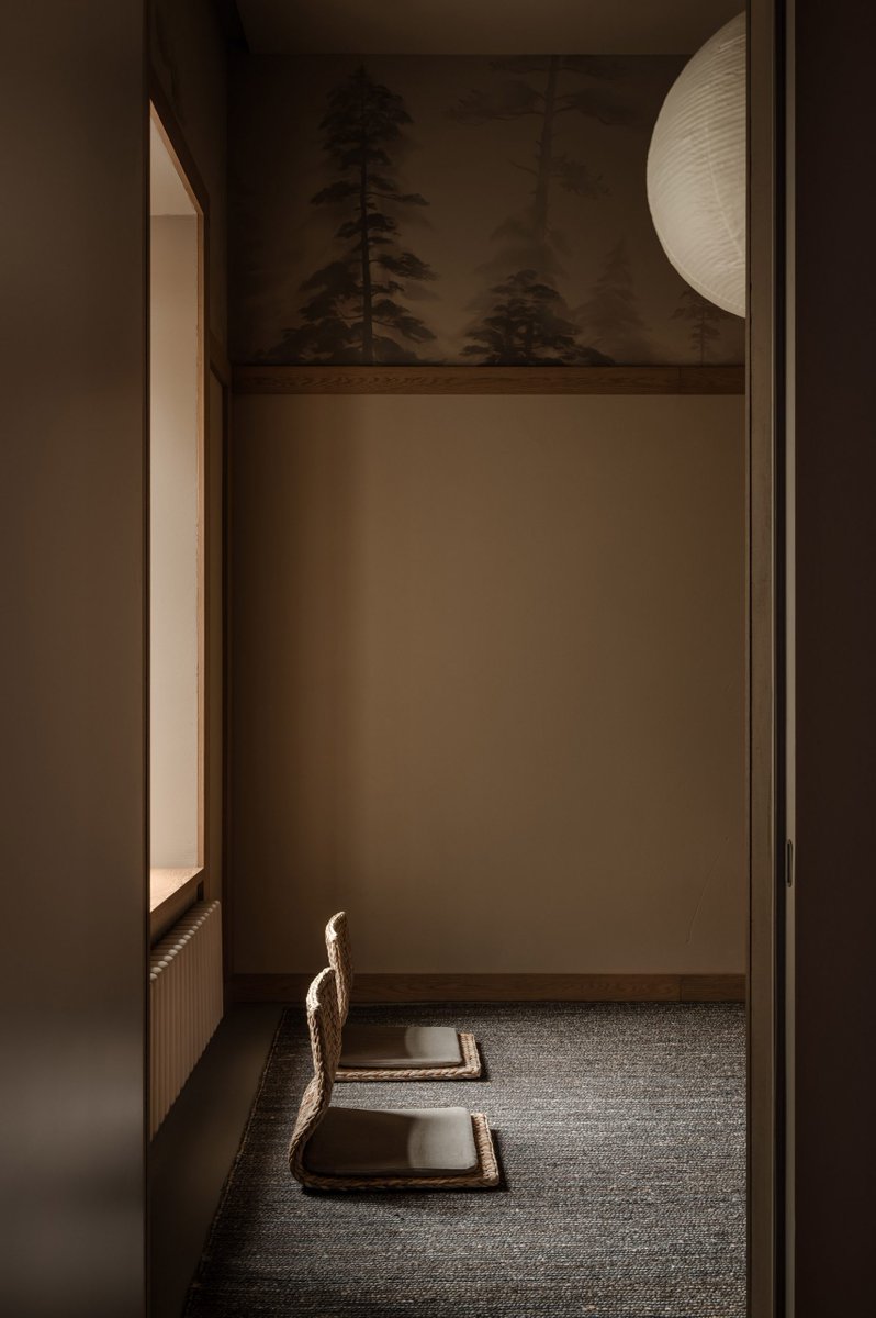 dezeen's tweet image. Space is a holistic wellness centre in Kyiv where textures rather than colours create a soothing atmosphere:
dezeen.com/2024/01/14/olg…