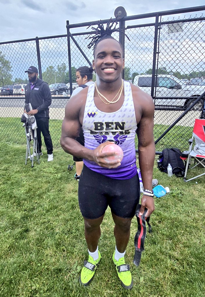 Congrats to BD Trackman Nylan Brown in the shot put! Not only did he capture the 2024 sectional title, he also set a new SP school record by launching a 63'1" throw! Great Job !