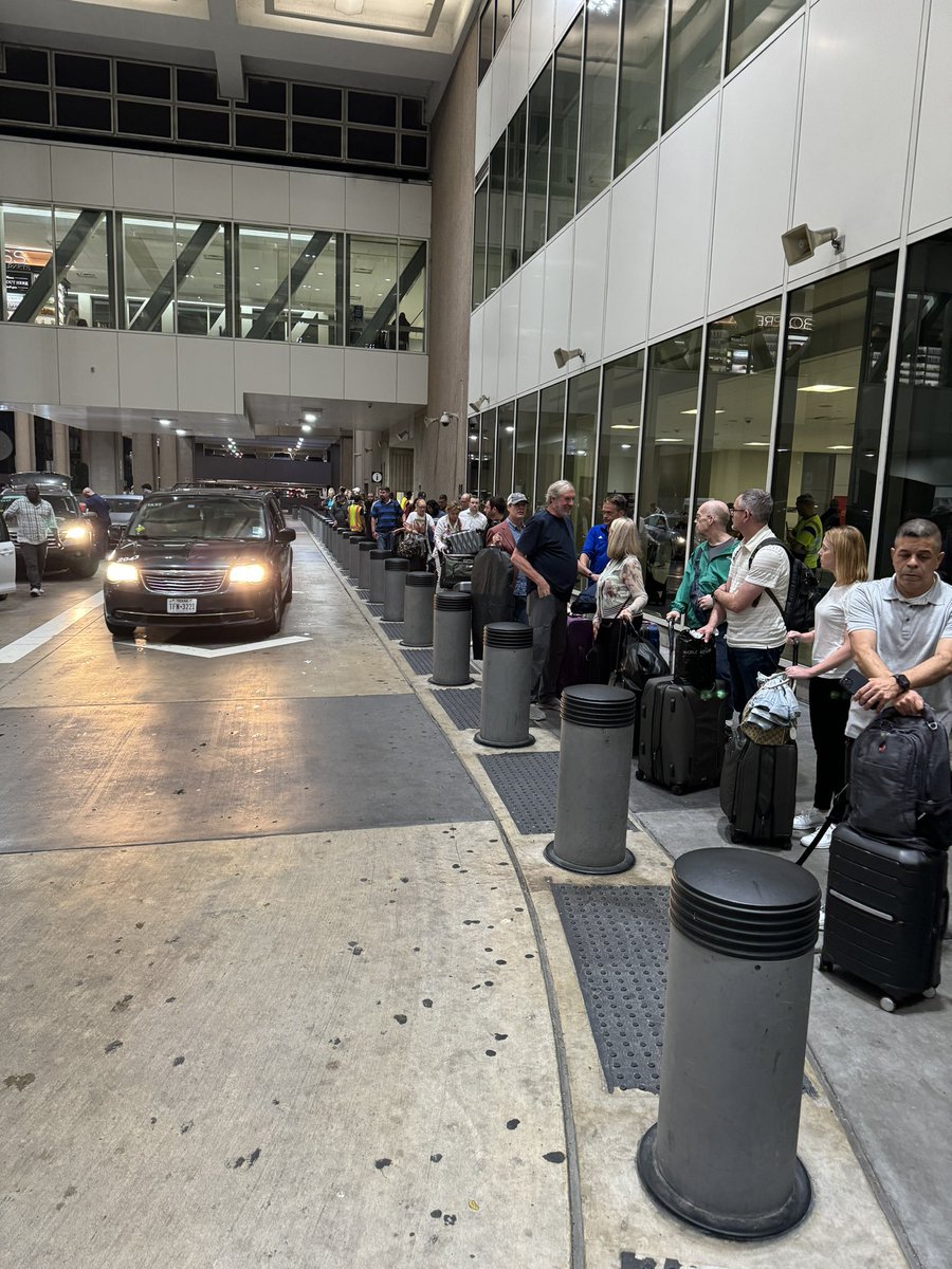 Never seen something like this. @lyft and @Uber charging more than 100 dollars from @iah into the city and a virtually endless taxi line #houston