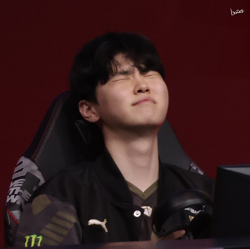 (˃̀ꄃ˂́)

MSI20240516
#Chovy #쵸비 #정지훈