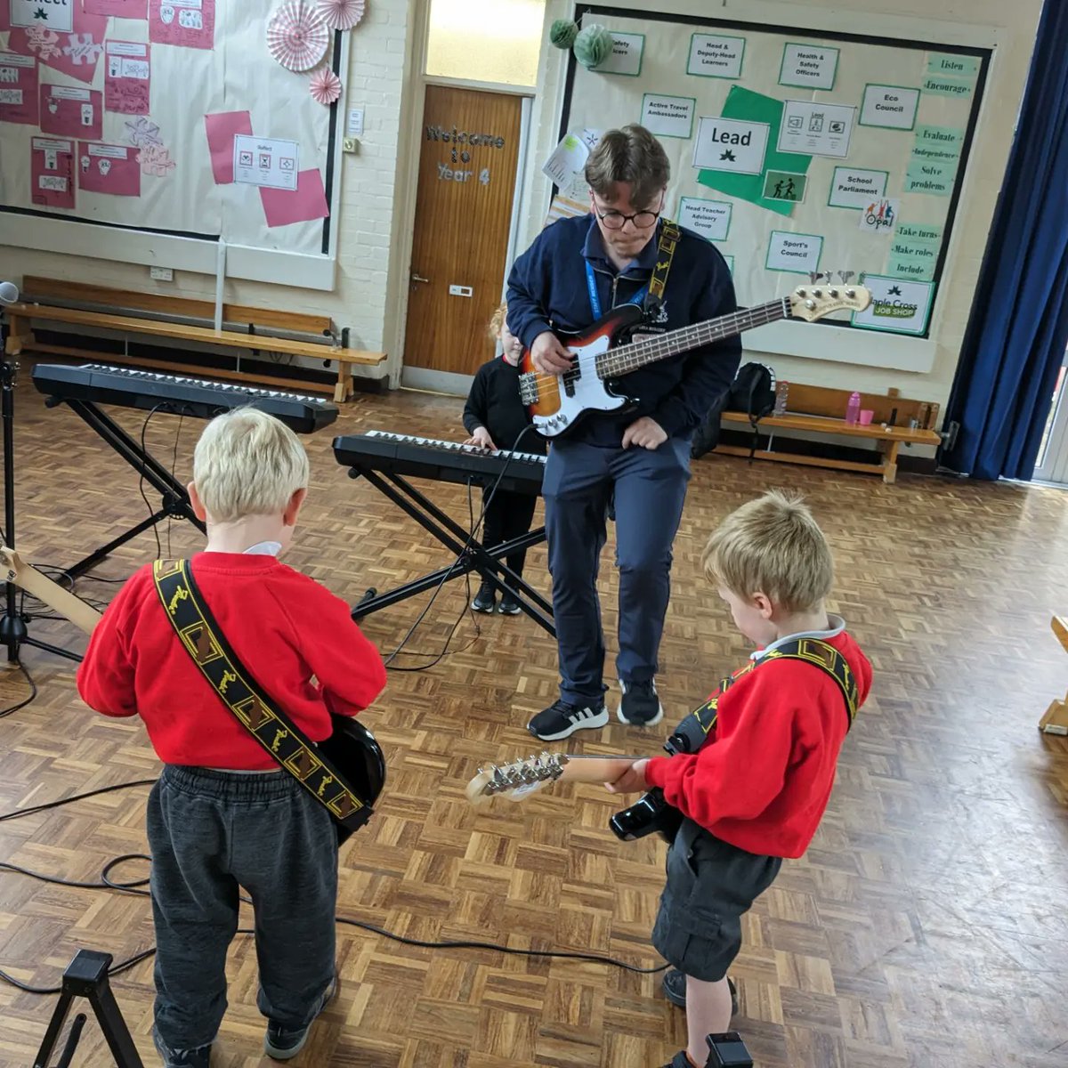 Maple Cross School tweet media