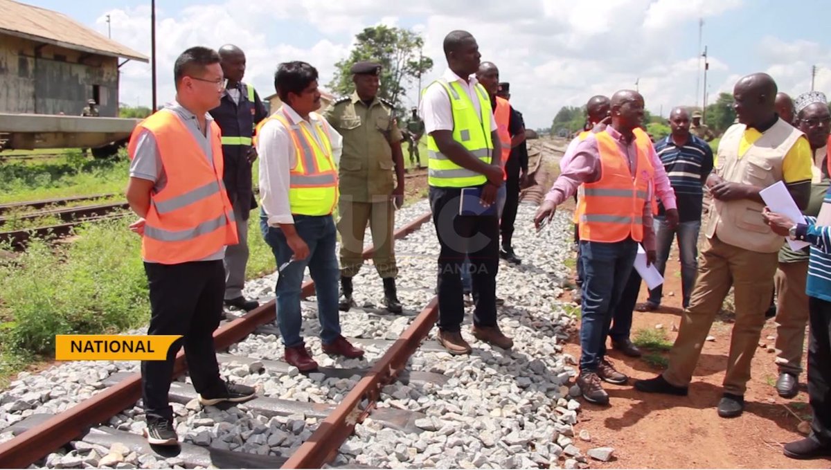 Uganda railway officials in charge of Tororo railway station have decried theft and vandalism tendencies on the corporation’s equipment totaling to billions of Money.
Link: youtu.be/bTS47i1RldI
#UBCNews | #UBCUpdates