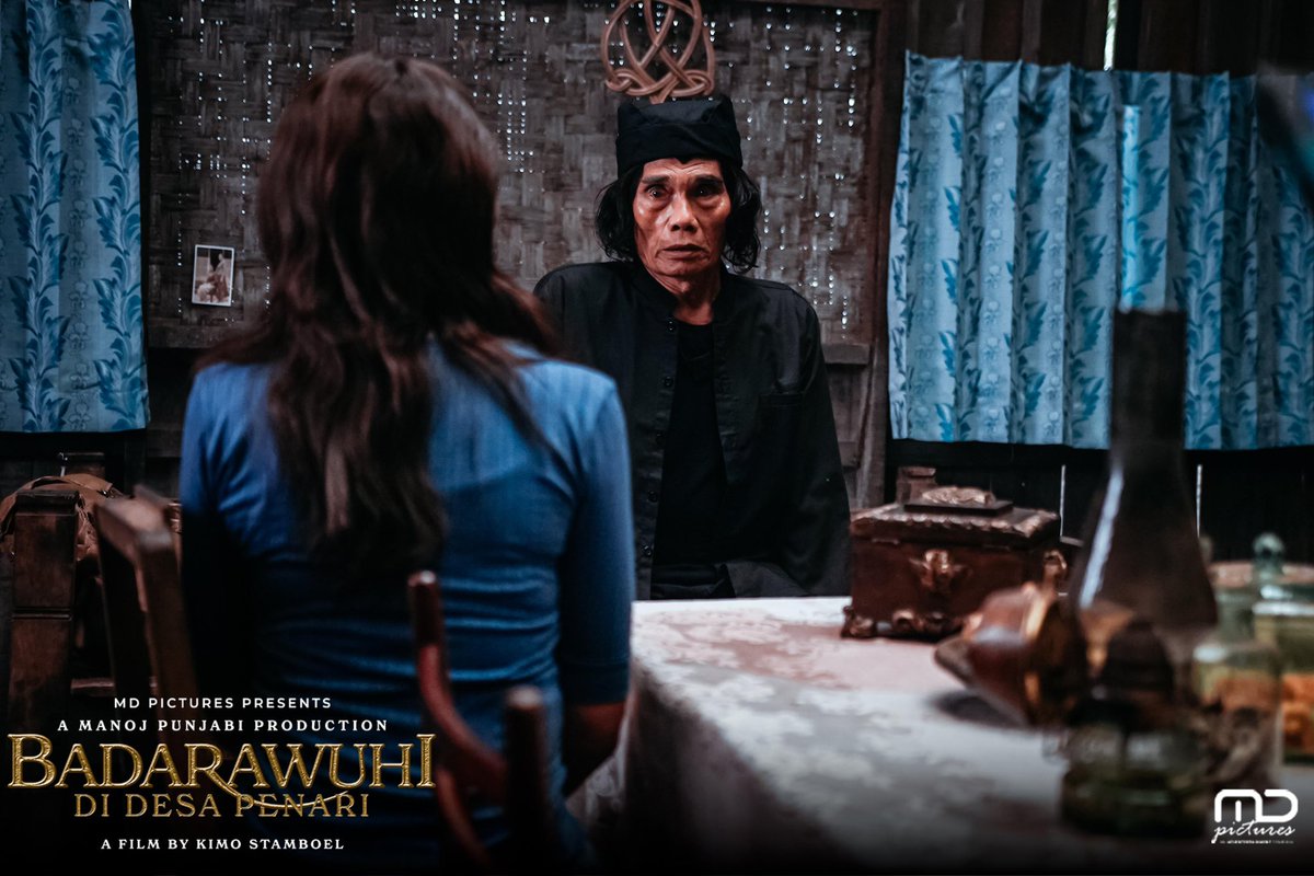 Hanya Mbah Buyut yang bisa membantu mereka menuntaskan segala hal di desa penari…

Badarawuhi di Desa Penari masih bisa kamu tonton di bioskop!

#Badarawuhi  
#BadarawuhiDiDesaPenari
#MDEntertainment 
#MDPictures