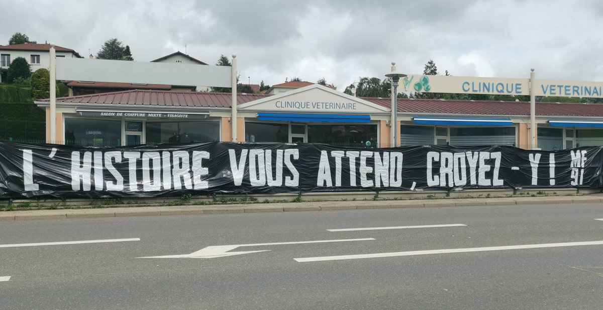 ⚽️ Les Magic Fans derrière les Verts. Ils se déplacent pour affronter Quevilly-Rouen et espérer monter en Ligue 1 sans avoir à passer par des barrages. 🎙️ QRM / ASSE c'est à suivre dès 20h30 sur ACTIV avec @Antho_Verpillon , @Low_OnAir et pour l'occasion @timmaymon #ASSE