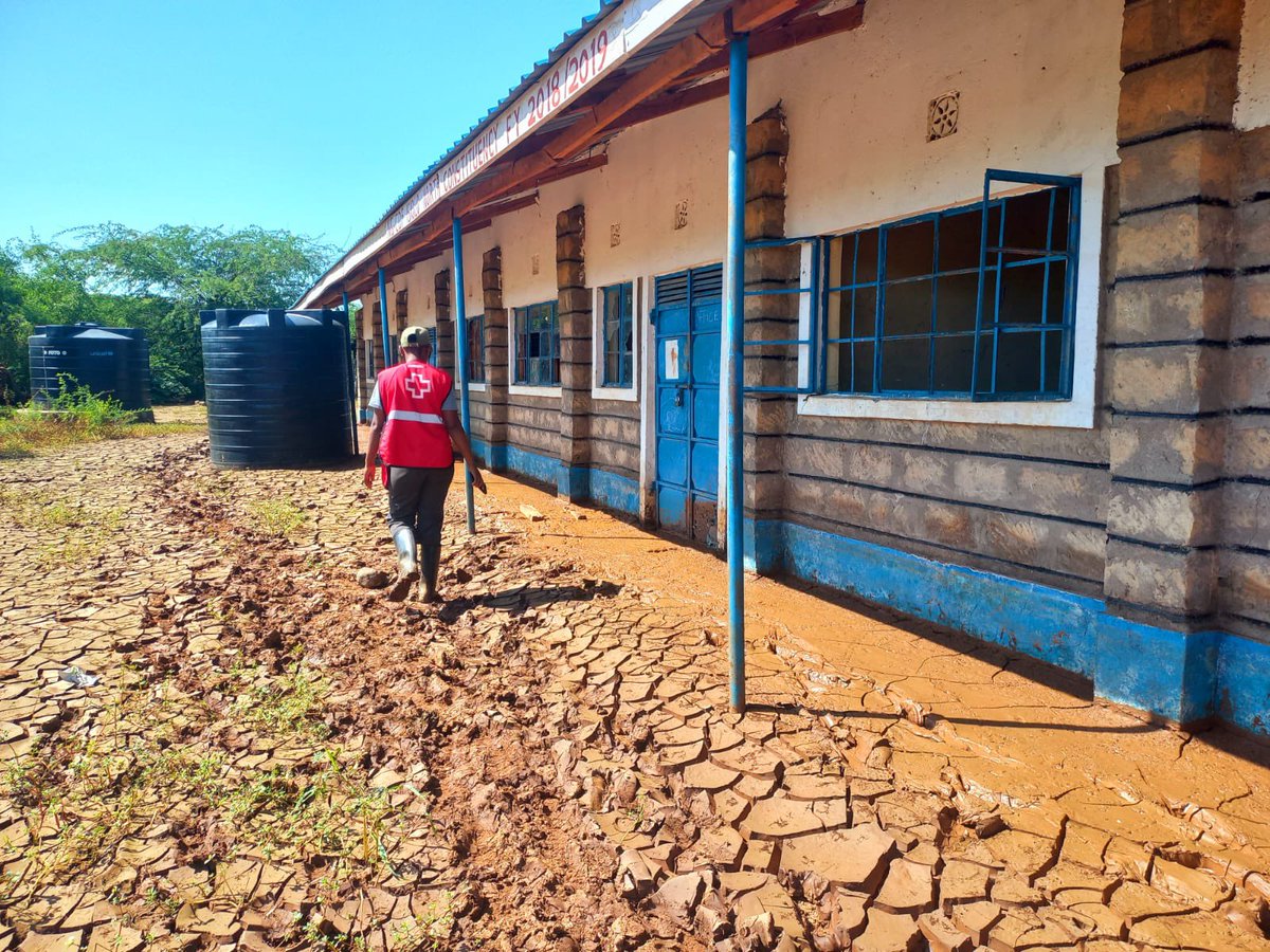 708 households were displaced in Merti South and North in Isiolo after the River Ewaso Nyiro broke its banks. Schools, business premises and health and sanitation facilities were also affected. The Kenya Red Cross will be registering affected families to provide emergency