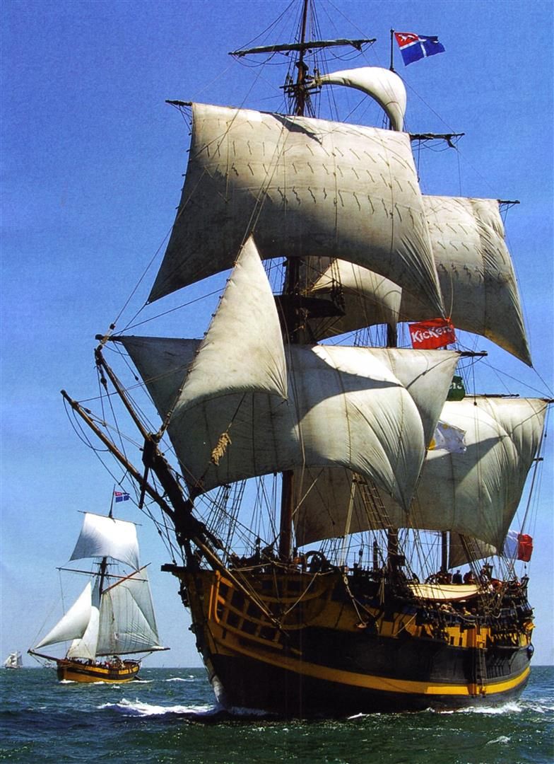 Aye, Aye Captain 🏴‍☠️🖤❣️🖤🏴‍☠️ Look @ATEEZofficial @ATEEZofficialjp .. I found Your Ship .. Come & Reclaim it 🏴‍☠️🖤⚓🖤🏴‍☠️ @SaintMaloAgglo #ATEEZ #에이티즈 #EtoileduRoy #StMalo