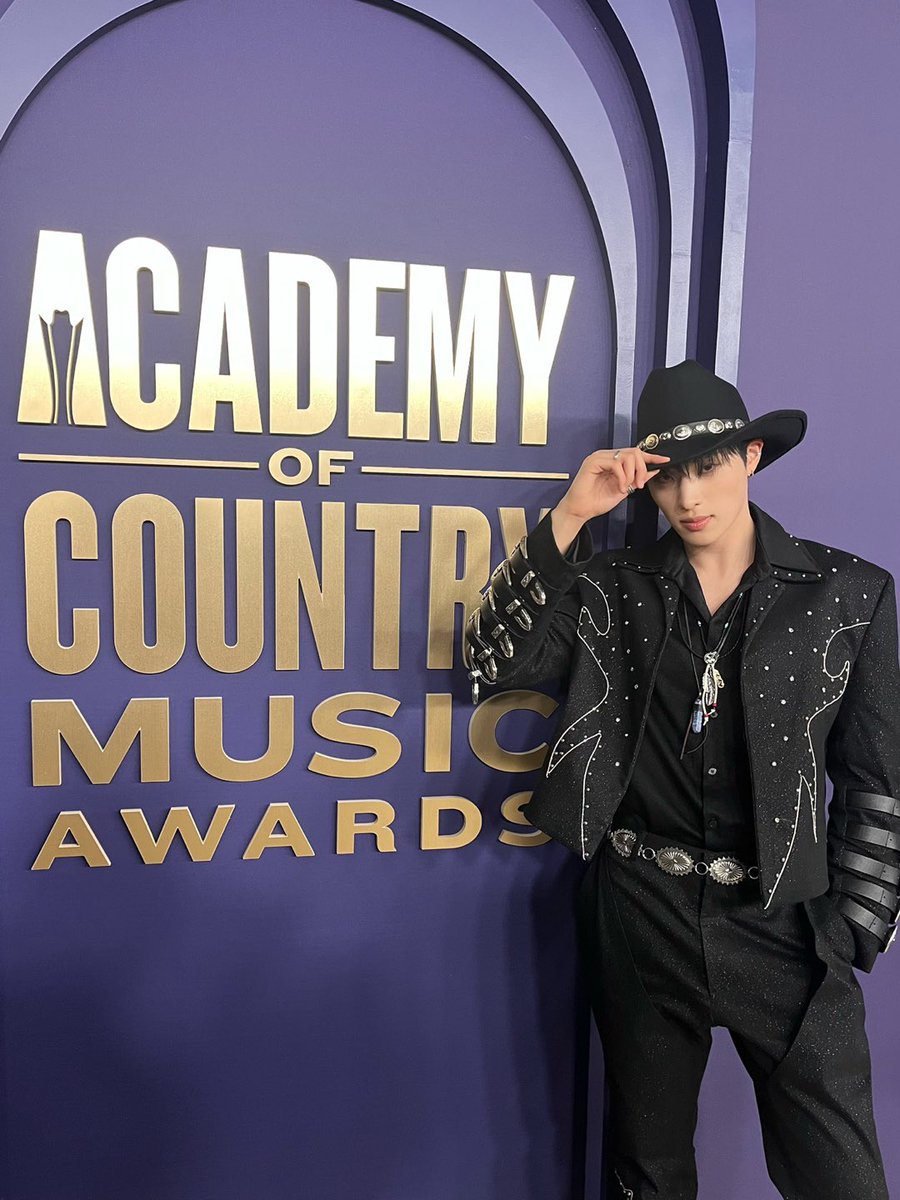 P1H_members's tweet photo. Thank you so much @ACMawards for having us tonight! We were honoured to be there ❤️🤠🐎🎸 #ACMawards 

#P1Harmony #KEEHO https://t.co/hLYKwrWPZ9