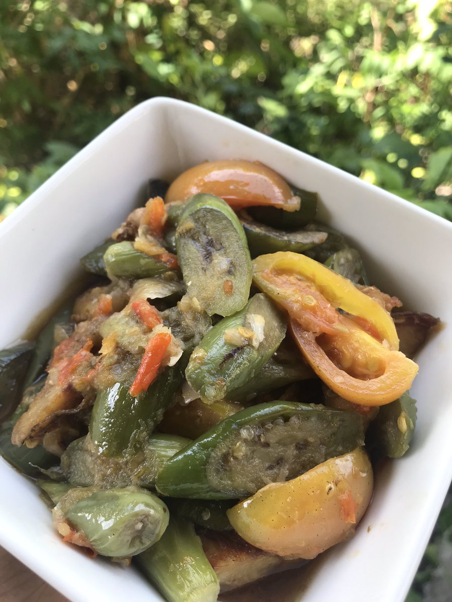 Punya gabus asin dimasak tumis dg terong ijo, bumbu ulek’ kasih irisan tomat sedep pake banget, bikin selera makan 🫰 #masakanrumahan