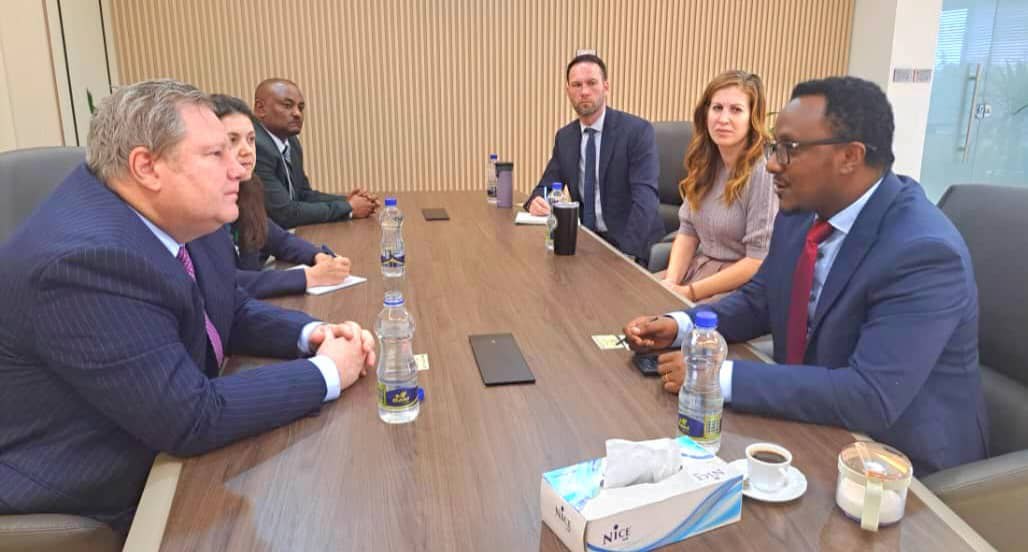 #US envoy meets with #Ethiopia's National Rehabilitation Commission to discuss #DDR program U.S. Special Envoy for the Horn of Africa, Ambassador Mike Hammer, met with Temesgen Tilahun, Commissioner of Ethiopia's National Rehabilitation Commission (#NRC), on Thursday to discuss