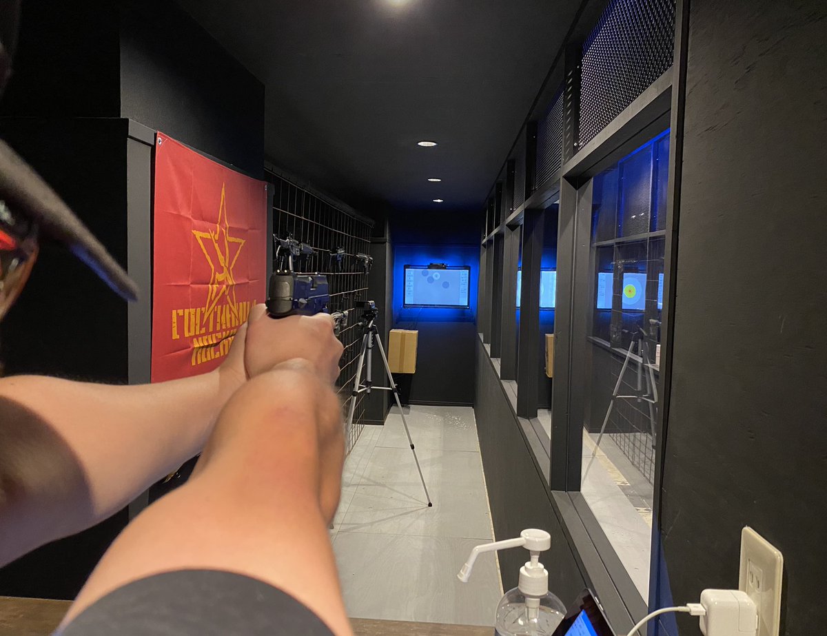 本日17〜23時営業
Lo22時

シューティングレンジ1レーン完備
サバゲー後やゼロイン調整の合間などにフードやおつまみも如何ですか？🍻

YouTube⬇️
応援宜しくお願い致します📣
youtube.com/c/ZEROIN%E5%90…