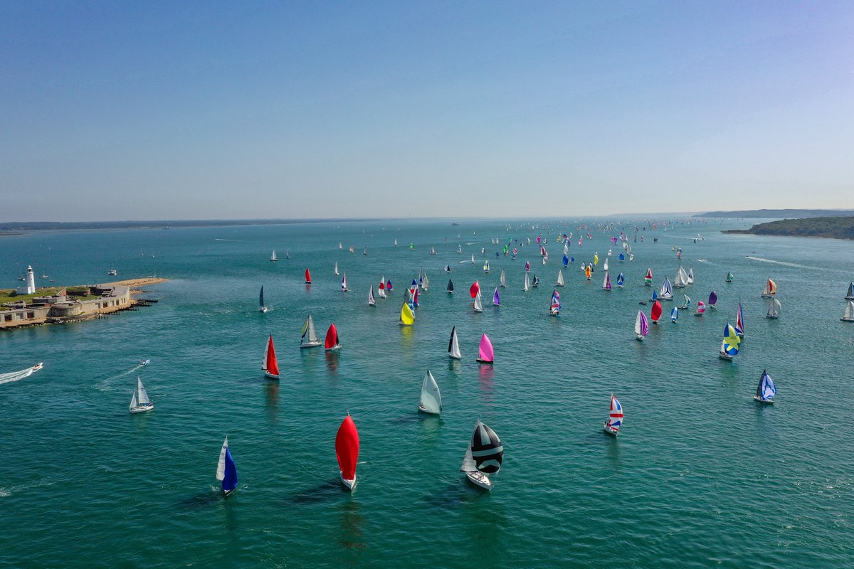 NEW SHORESIDE HOSPITALITY VENUE FOR ROUND THE ISLAND 2024

The countdown is on to @RoundtheIsland 2024, taking place on 15 June. @ISC_Cowes has announced it'll be staging an Official Hospitality Venue on The Parade in Cowes.⛵️

ℹ️roundtheisland.org.uk
📸Paul Wyeth 
#IsleofWight