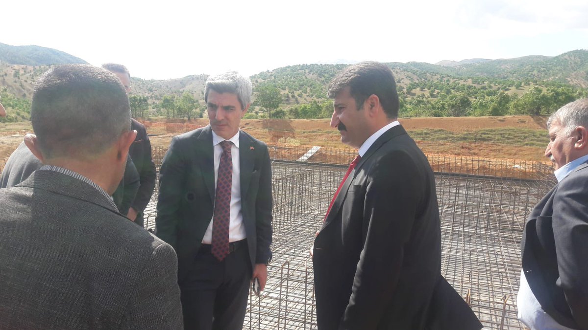 İl Müdürümüz Sn.Behçet Bakır, Doğanşehir ilçemizin Gövdeli mahallesinde yapımı devam eden okul inşaatında incelemelerde bulundu. @tcmeb @Yusuf__Tekin @ersinyazici1 @behcet_bakir
