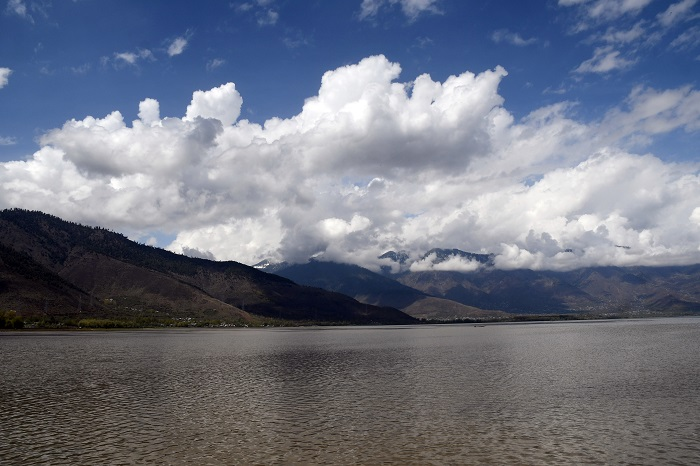 In a move to boost tourism and enhance its natural beauty, the Wular Conservation and Management Authority (WUCMA) has redoubled efforts to give Wular Lake a facelift reminiscent of the iconic Boulevard of #DalLake in #JammuAndKashmir.