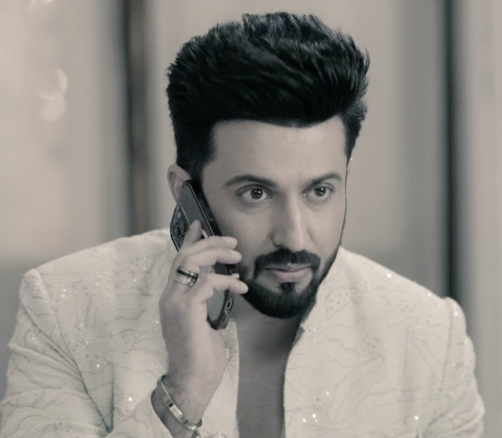 #SubhaanSiddiqui portrayed by our #DheerajDhoopar, showcased his remarkable detective skills in yesterday's episode, offering viewers an intriguing glimpse into his multifaceted personality❤🙌
#RabbSeHaiDua