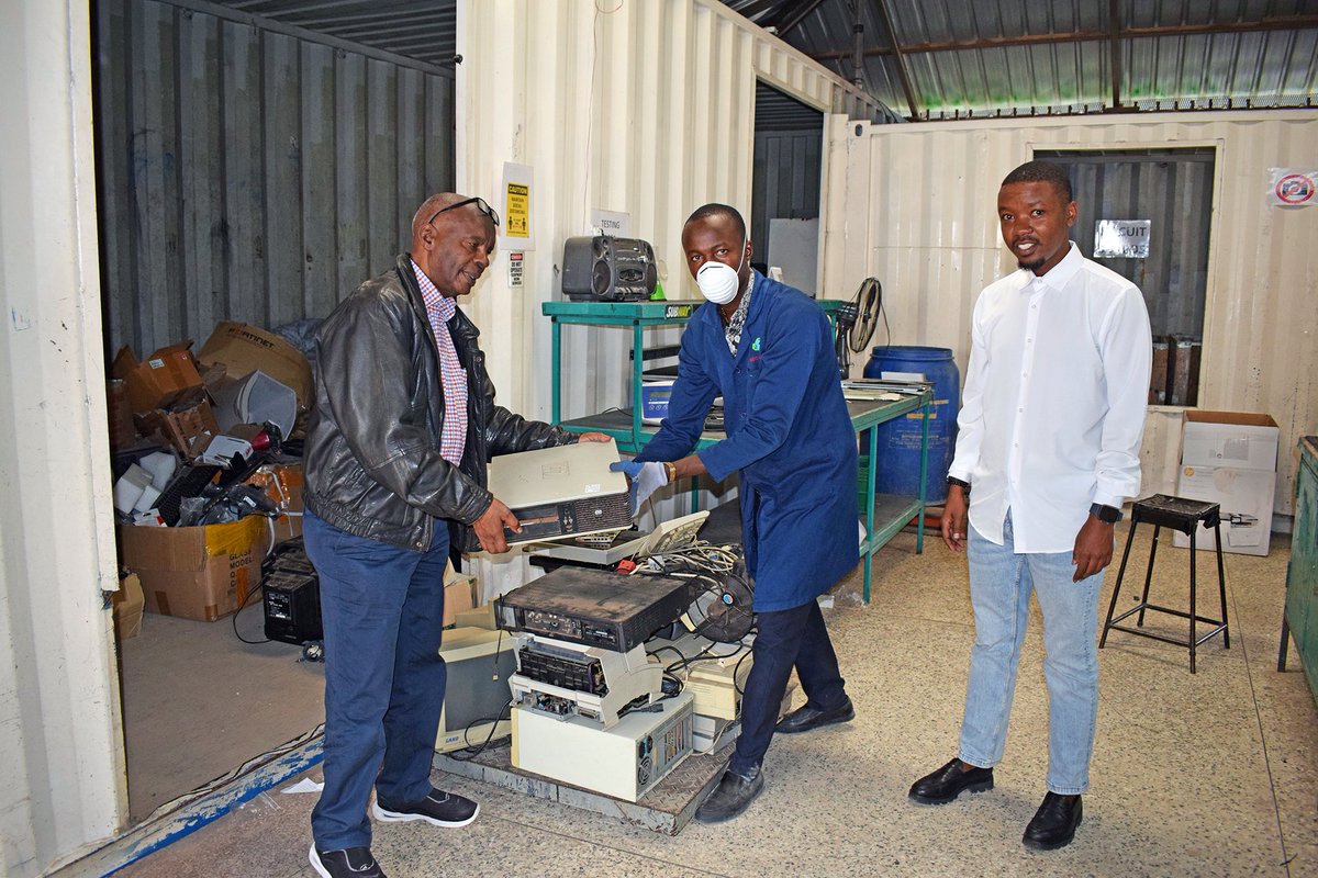A huge thank you to the Former First Governor of Makueni County, H.E.  <a href="/ProfKibwana/">Kivutha Kibwana</a> for his commitment to #sustainable practices! ♻️ He brought #ewaste to our recycling facility in Utawala yesterday and was graciously received by our CEO <a href="/Bonnie_Mbithi/">Bonnie_mbithi</a>.