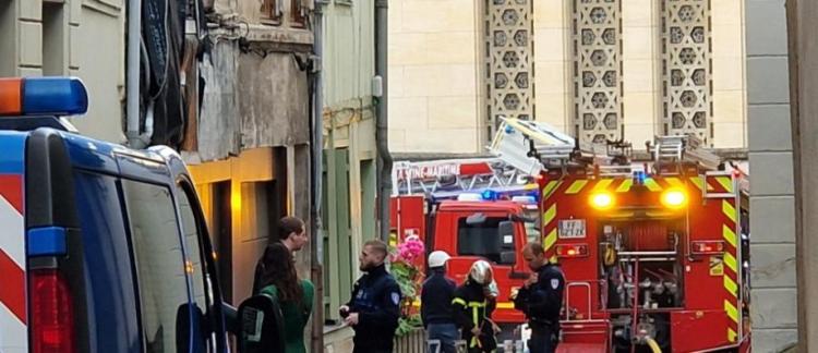 Tôt ce matin, un homme a fait irruption dans la synagogue de Rouen pour y mettre le feu. Armé d'un couteau, il s'est ensuite attaqué aux policiers qui l'ont abattu. Pas d'autre victime, incendie maîtrisé.