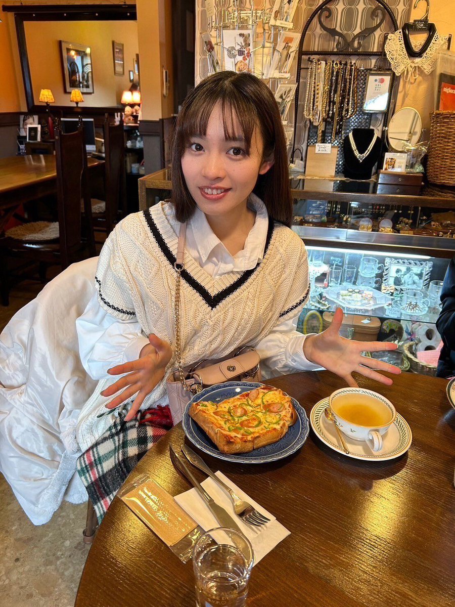 cafe_bardot's tweet image. 5/17と5/18は「喫茶バルドー」からの「もいちど夜市、こにし夜市」で、CuteRobinを満喫してくださいね🦌
#CuteRobin ＃Lobin ＃喫茶バルドー ＃もいちど夜市こにし夜市