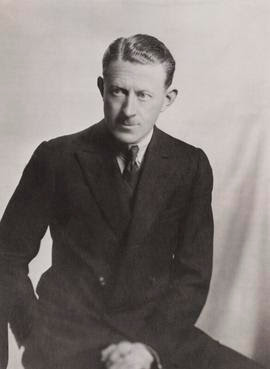 Remembering the playwright and actor Roland Pertwee who was born on this day in Hove in 1885. He was the father of Jon Pertwee. #RolandPertwee #Hove #PinkStringAndSealingWax #TheRoadToSingapore #PimpernelSmith #TheHalfwayHouse #TheProudValley #AYankAtOxford #BritishAgent