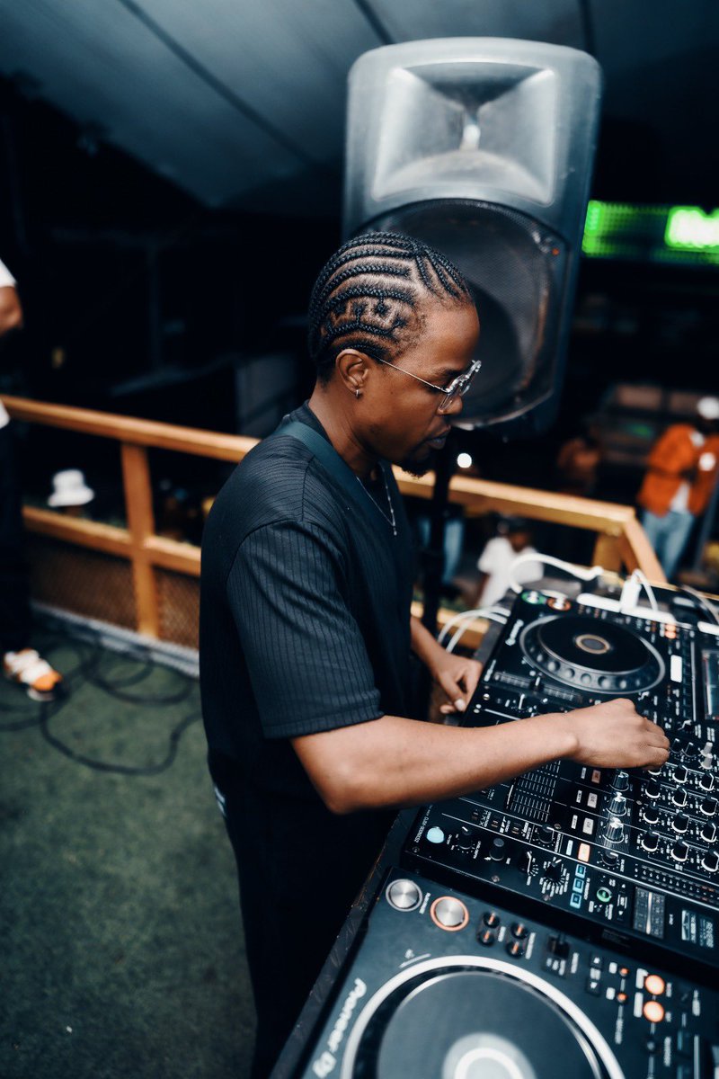 Sima_herself's tweet photo. You can see from the last events pictures that the event was epic so you know what to do, join us on the 1st of June @Zone6Venue for another great vibes #JagerNewScool https://t.co/tJw4huxCCI