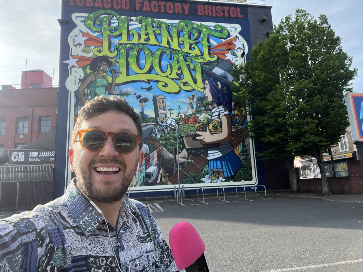 In Bedminster to chat all things @Upfest for the @JoeSims10 @BBCBristol Breakfast Show! 📻 It all kicks off this weekend for two weeks! 🎨 @inkiegraffiti @silenthobo