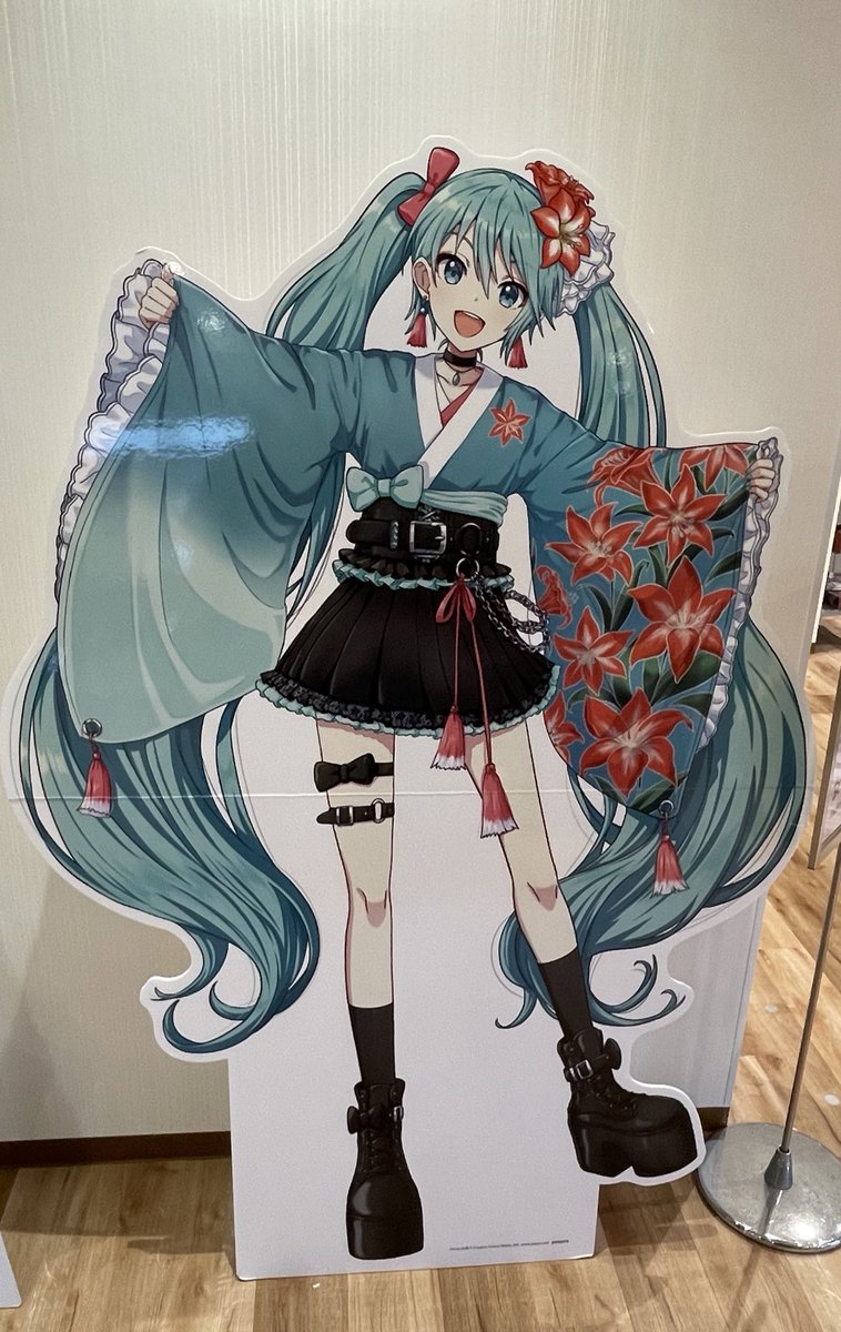 初音ミク 「大きいミクさんにやっと会えた!嬉しい 」|ゐ透のイラスト