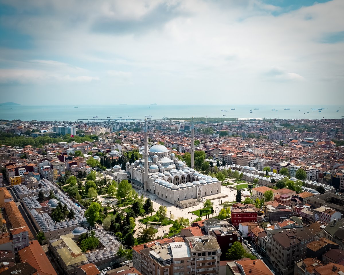 Cuma gününüzü tebrik ederim kıymetli hemşehrilerim. #HayırlıCumalar. 📍Fatih Camii