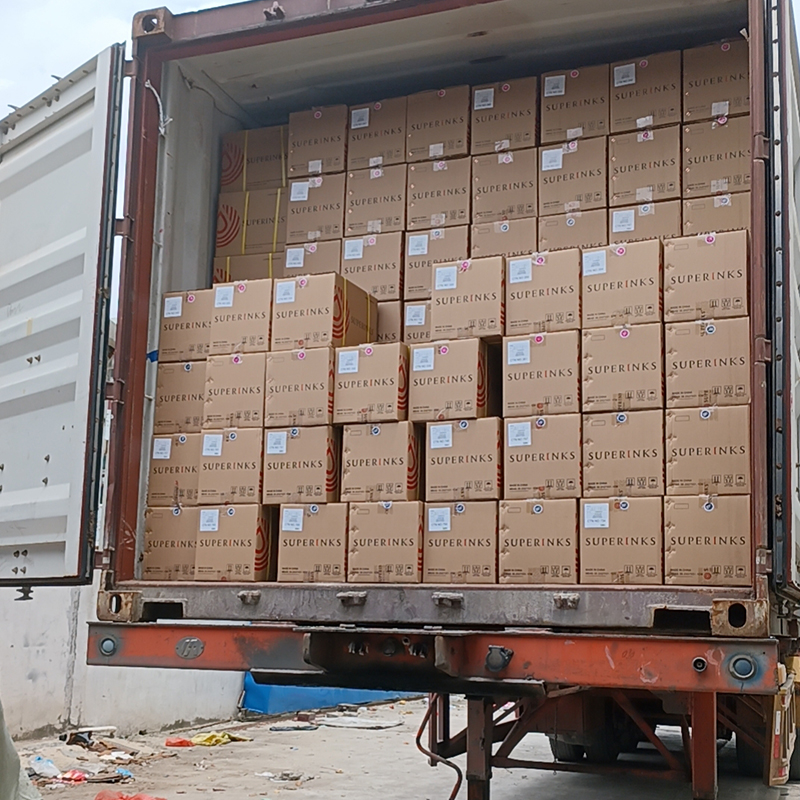 superinks1's tweet photo. We are loading a container of #SUPERINKS ink.🎉
This customer gets one container every 2 months.
#SUPINX #ChinaInkFactory #COBO #ink #DTFink #Sublimationink #corrugatedboardink #uvink https://t.co/aXEWNSVaVk