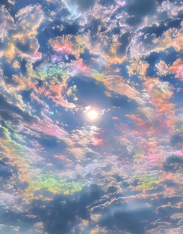 ¡ Buenos días poesía !
Sale el sol entre nubes de colores, la luz ha pintado el día de acuarelas…