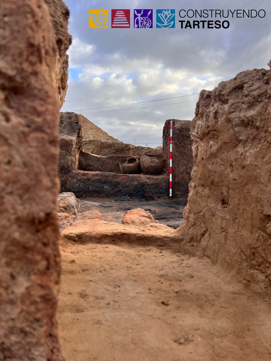 Nuevos espacios se abren en el yacimiento de #CasasdelTuruñuelo 🧱 👁‍🗨Nuevos espacios que nos permiten entender la morfología del edificio, su organización y su posible funcionalidad 🏛️