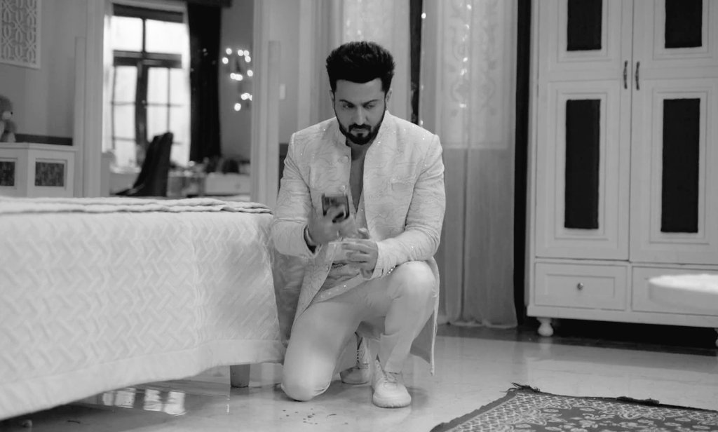 Demonstrating his keen observation skills, Subhaan cleverly collected a blood sample from the scene. This move highlighted his methodical approach to uncover the truth🙌
#SubhaanSiddiqui #DheerajDhoopar ❤🔥
#RabbSeHaiDua
