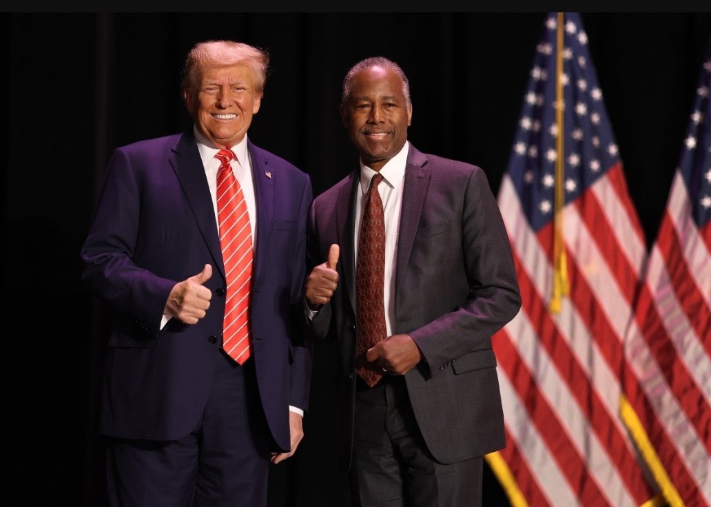 ProvidenceEssi3's tweet photo. Dr. Ben Carson will be VP to Trump.
#DiamondandSilk #BenCarson https://t.co/Xdai8XQt1J