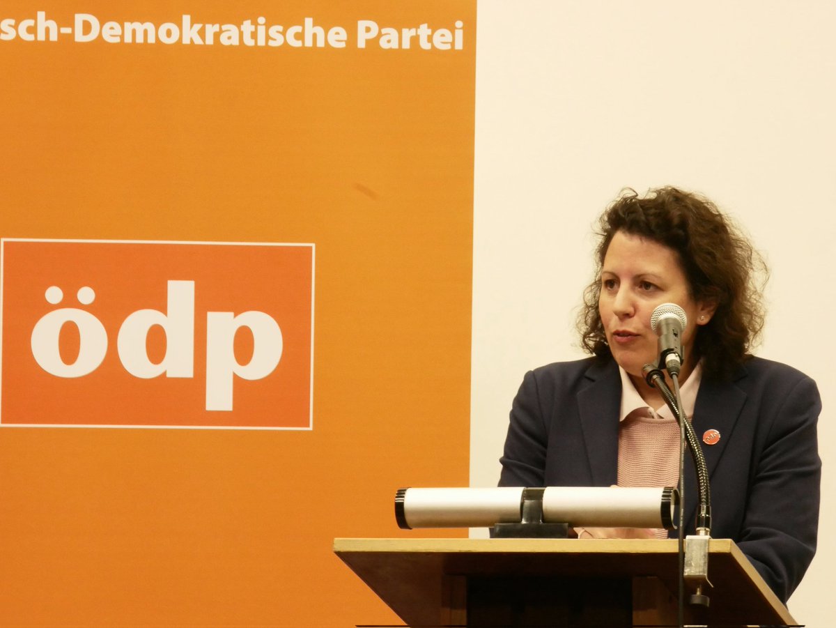 Unsere #ÖDP Spitzenkandidatin zur #EUROPAWAHL 2024 bei ihrem Vortrag am 15.05.2024 im Zeughaus in #Augsburg. Vielen Dank für den tollen Vortrag und die gute Diskussion mit den Besuchenden. Wichtig: Wählen gehen. Europa braucht die ÖDP 🧡🧡🧡