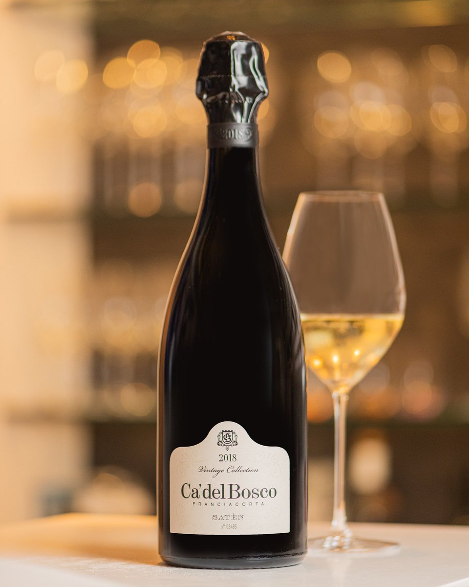 Ca’ del Bosco Vintage Collection Satèn 2018 es un excelente espumoso elaborado por Maurizio Zanella en Lombardia. Ensamblaje de chardonnay y pinot bianco de cultivo ecológico. Gran finura y complejidad, de textura cremosa y muy gastronómico. #vinodeldía bit.ly/3QFaKnF