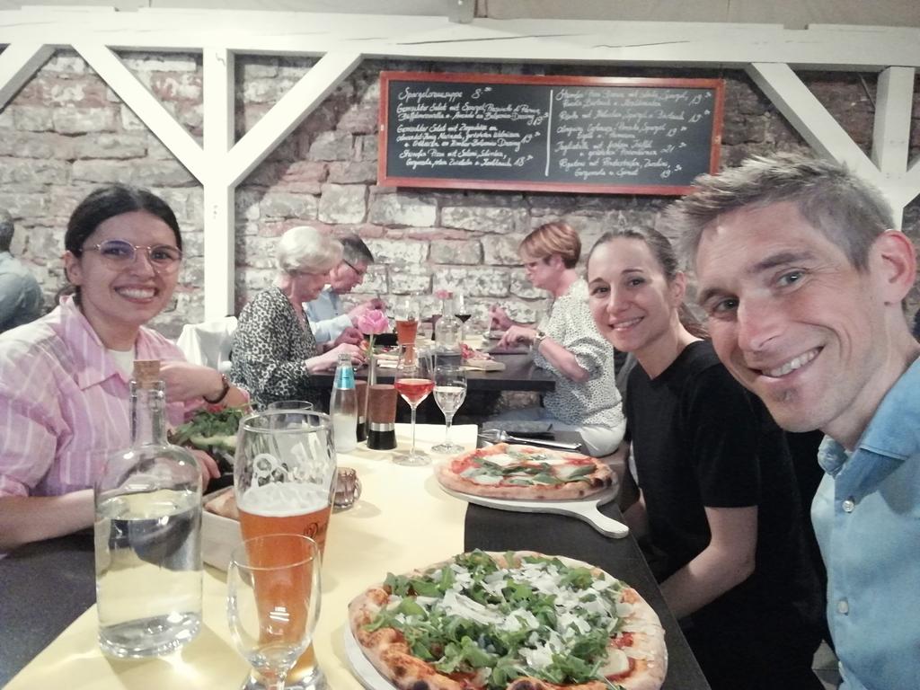 locker_nic's tweet image. Fantastic week as usual in Heidelberg. Celebrating 10yr anniversary of collaborating with the Ruggieri lab 🥳and attending #EEPhaseSeparation2024 while flying the flag for @MicrobioSoc