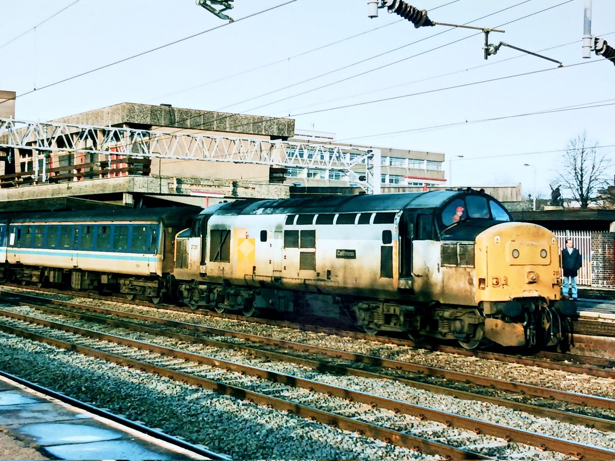 37 261 Caithness, good drop on 30/12/98. Seen behind 37415 at Chester,  then at Stafford. Someone's been out with the airbrush #class37 #tmrguk #tractors