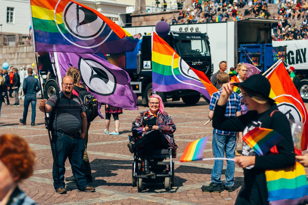 On #IDAHOT, we recall that LGBTI persons with disabilities face disproportionate barriers Our and @ILGAEurope briefing shows: 1⃣ Higher levels of harassment. More exposed to physical and sexual attacks. 3⃣Barriers to healthcare. The EU must act! Read: edf-feph.org/report-lgbti-p…