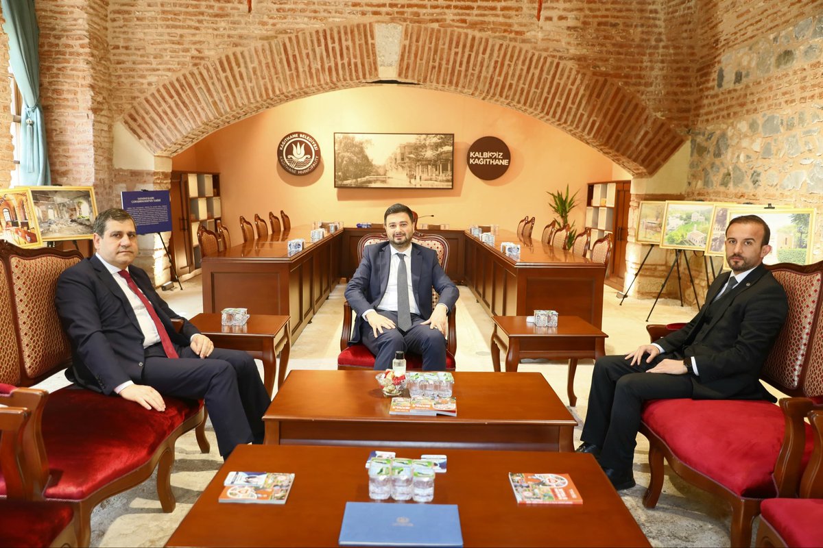📌🤝Atlas Üniversitesi Mütevelli Heyeti Başkanı Yusuf Elgörmüş Bey'i belediyemizde misafir ederek, görüşmelerde bulunduk. Nazik ziyaretleri için teşekkür ediyorum.