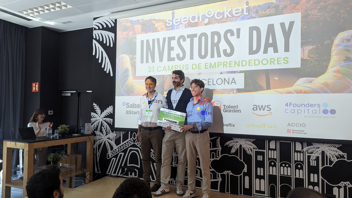 seedrocket's tweet photo. 🥇 ¡Y el primer premio de la 31 Edición del Campus de Emprendedores es para... 🥁 🥁 🥁 ¡@Zonox_es!👏¡¡Felicidades equipo!! #SeedRocketCampus https://t.co/H8thZiFBhh